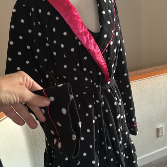 Betsey Johnson black and white polka dot short robe size medium with pink - Picture 5 of 12